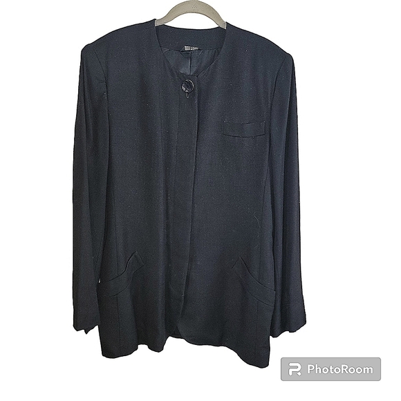 Black Blazer Jacket Size 14. 2 Hip Pockets 1 Breast Pocket. 4 Hidden Buttons - Picture 1 of 5